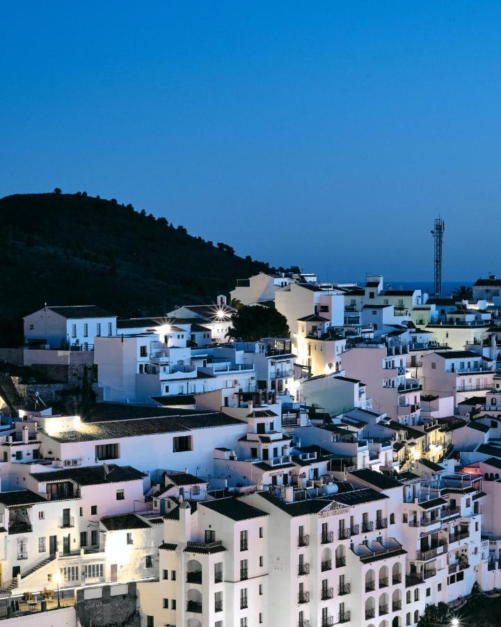 Beach Villa ,Nerja, Seaview, Pool, 3 Bedrooms, Huge Terrace And Garden Eksteriør bilde