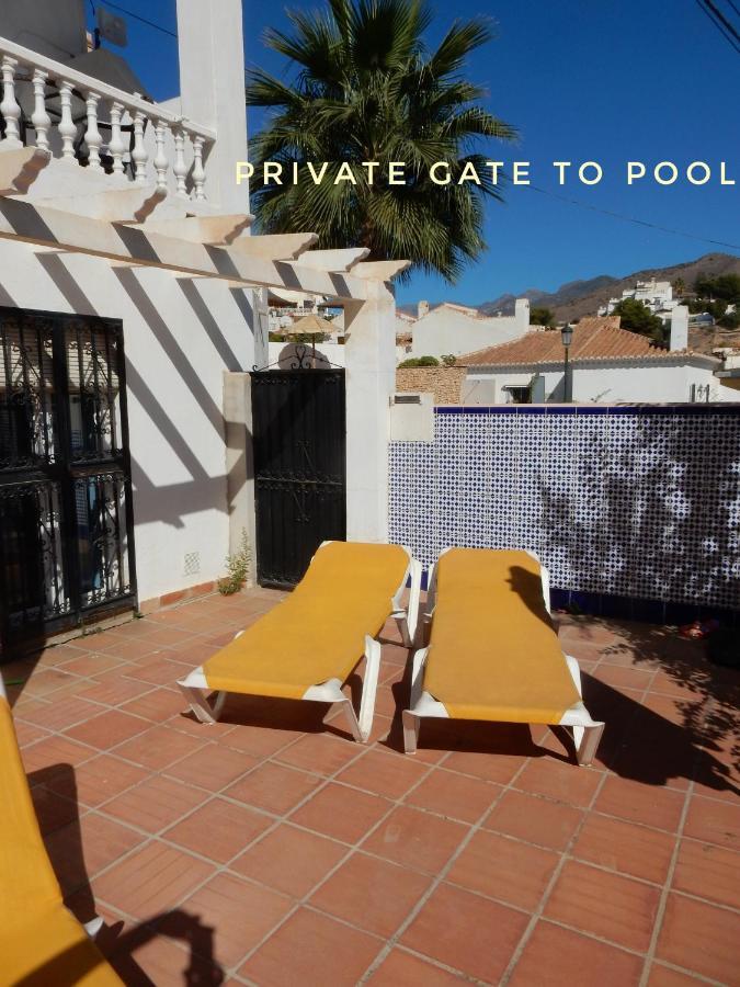 Beach Villa ,Nerja, Seaview, Pool, 3 Bedrooms, Huge Terrace And Garden Eksteriør bilde